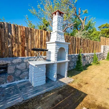 Triangle Villa *