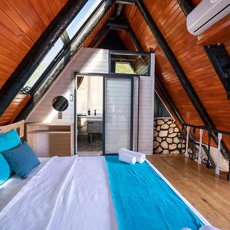 Villa Triangle *
